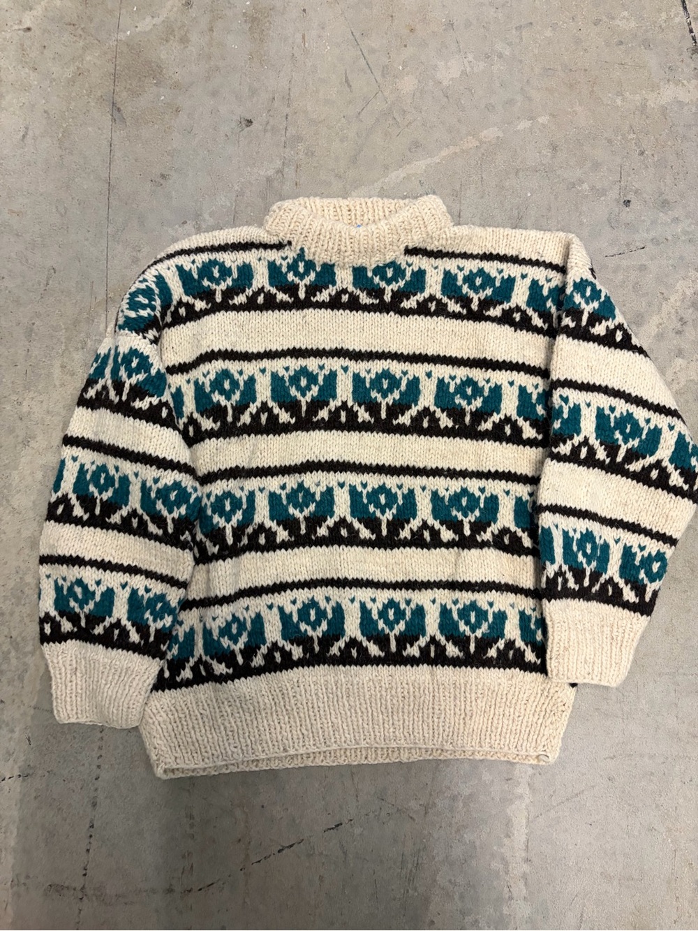 Men's vintage 90s Cream Patterned Knit Sweater with Teal Accents